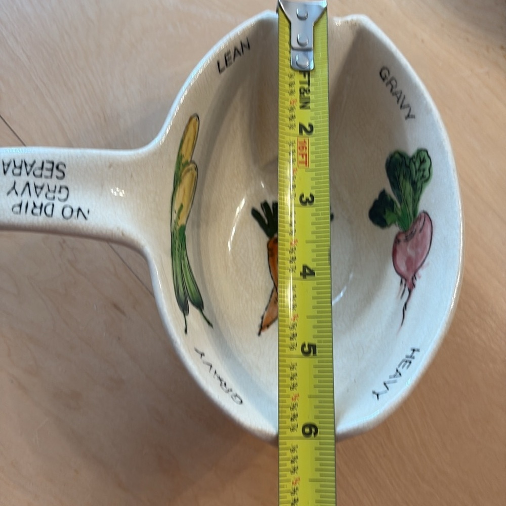 Vintage Mid-Century Gravy Separator with Vegetable Design. Made in Japan. - Picture 9 of 9